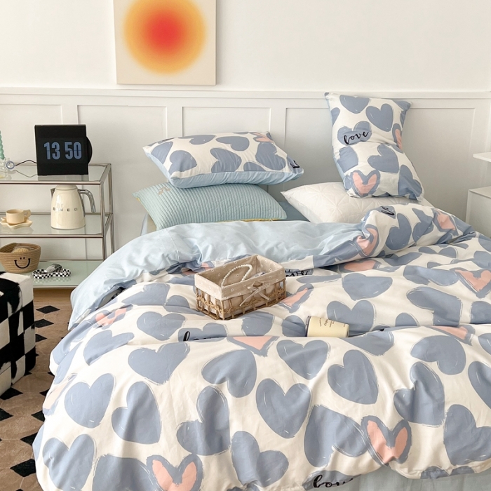 91家纺网 家纺一手货源 找家纺 昔可家纺 2022新款13372全棉普通款爱心系列四件套 撞色爱心蓝