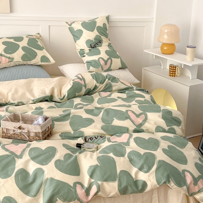 91家纺网 家纺一手货源 找家纺 昔可家纺 2022新款13372全棉普通款爱心系列四件套 撞色爱心绿