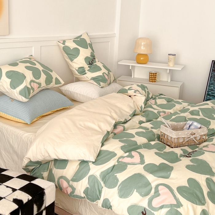 91家纺网 家纺一手货源 找家纺 昔可家纺 2022新款13372全棉普通款爱心系列四件套 撞色爱心绿
