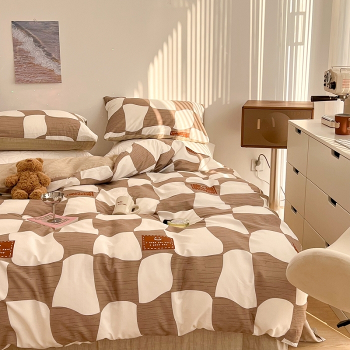 91家纺网 家纺一手货源 找家纺 昔可家纺 2022新款13372全棉普通款异形棋盘格四件套 异形棋盘驼