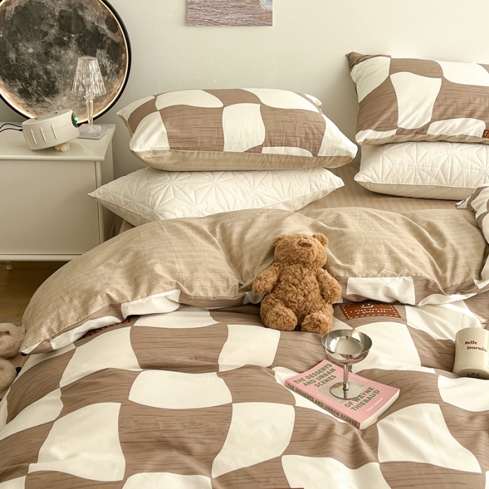 91家纺网 家纺一手货源 找家纺 昔可家纺 2022新款13372全棉普通款异形棋盘格四件套 异形棋盘驼