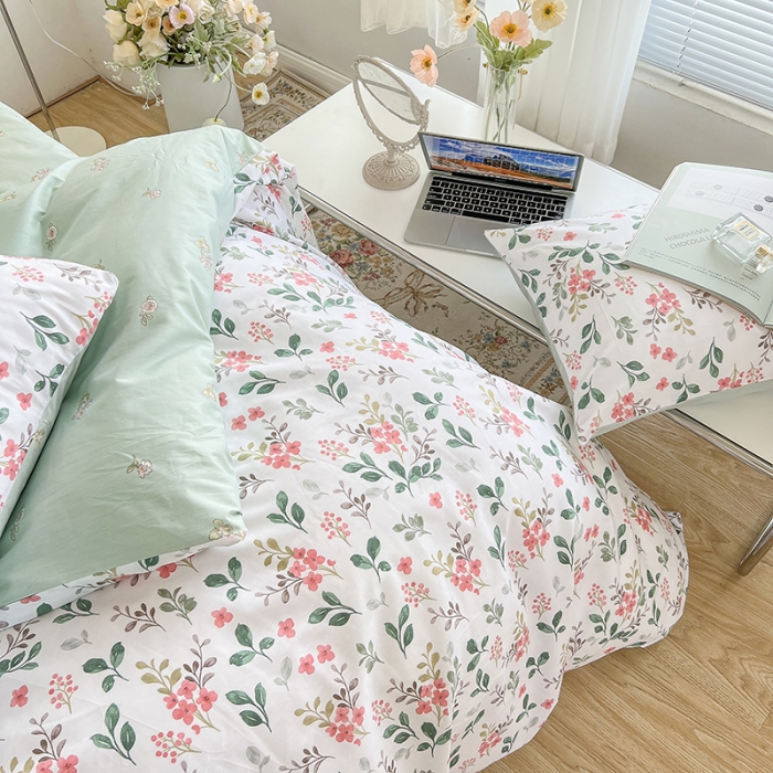 91家纺网 家纺一手货源 找家纺 沐棉家居 2022新款全棉13370印花四件套直播爆款 盈盈花语