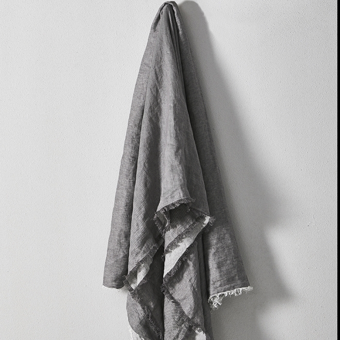 91家纺网 家纺一手货源 找家纺 简家居 2022新款纯亚麻空境毯 墨灰