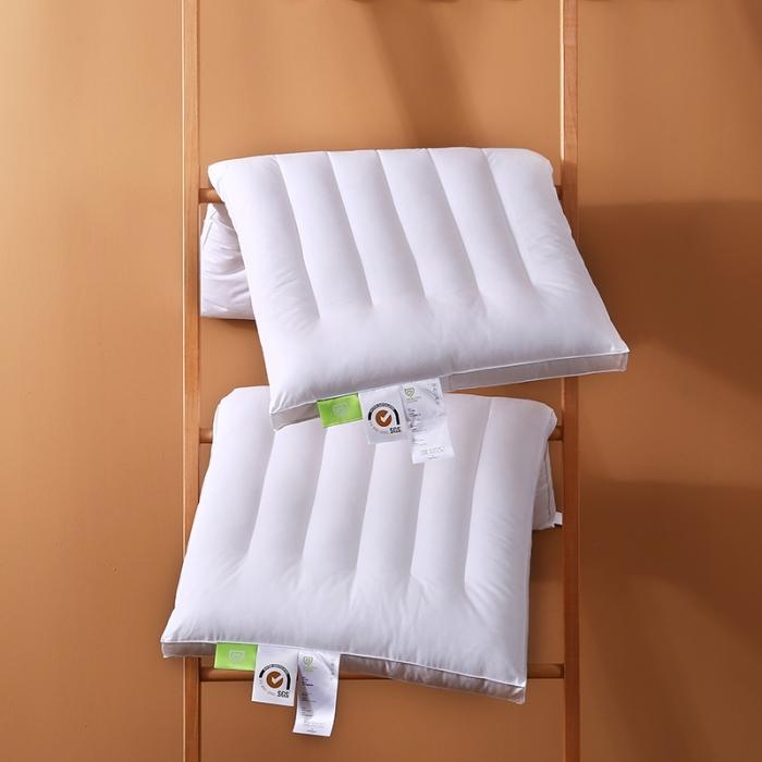 91家纺网 家纺一手货源 找家纺 2022新品全棉防羽布低枕羽丝绒枕头水洗定型护颈单人枕芯