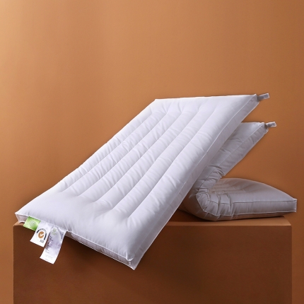 91家纺网 家纺一手货源 找家纺 2022新品全棉防羽布低枕羽丝绒枕头水洗定型护颈单人枕芯