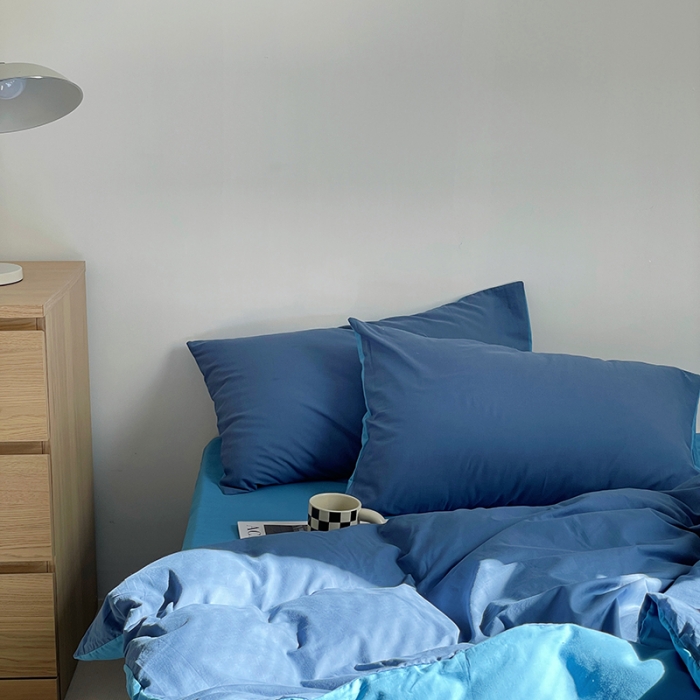 91家纺网 家纺一手货源 找家纺 窝米 2022春季新品素色双拼水洗棉系列四件套 克莱因蓝双拼