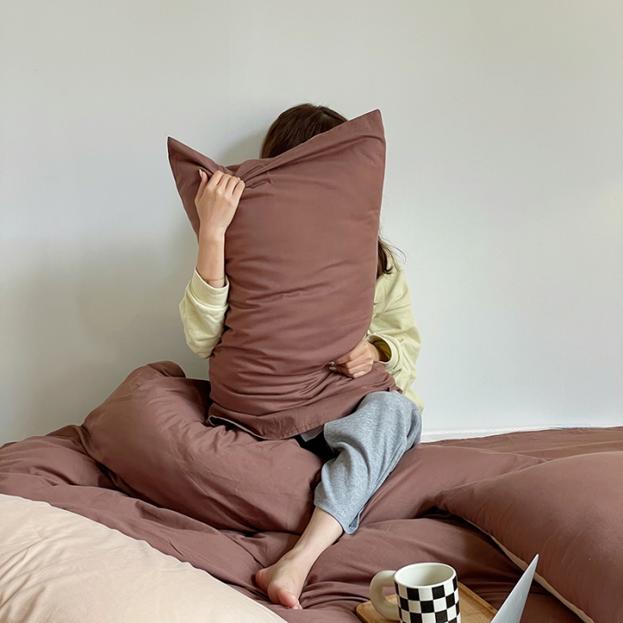 91家纺网 家纺一手货源 找家纺 窝米 2022春季新品素色双拼水洗棉系列四件套 欧蕾咖啡