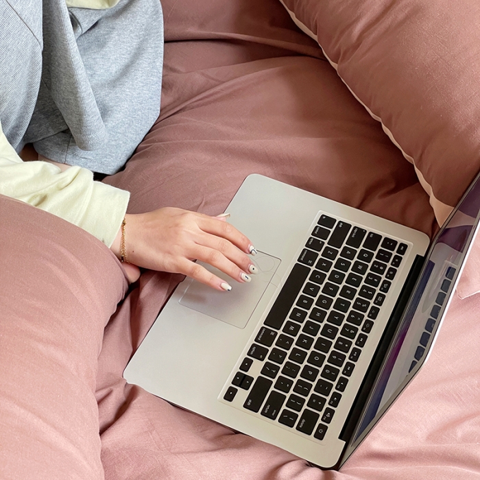 91家纺网 家纺一手货源 找家纺 窝米 2022春季新品素色双拼水洗棉系列四件套 欧蕾咖啡