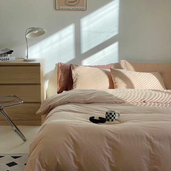 91家纺网 家纺一手货源 找家纺 窝米 2022春季新品素色双拼水洗棉系列四件套 燕麦奶