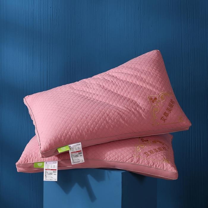 91家纺网 家纺一手货源 找家纺 2022新款加厚磨毛艾草羽丝绒枕头绗缝刺绣护颈单人安睡枕芯