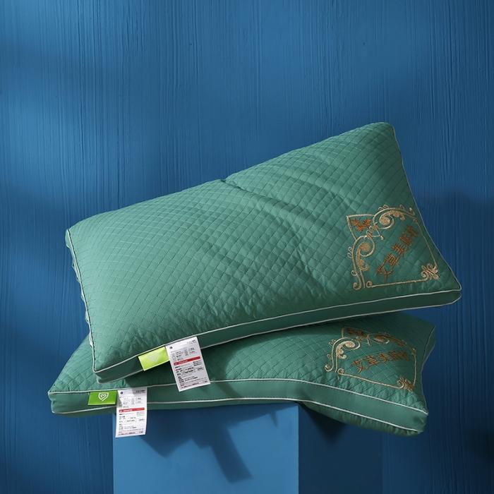 91家纺网 家纺一手货源 找家纺 2022新款加厚磨毛艾草羽丝绒枕头绗缝刺绣护颈单人安睡枕芯