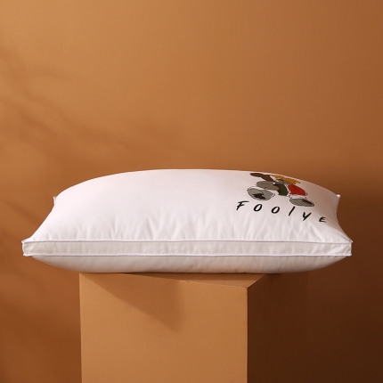 91家纺网 家纺一手货源 找家纺 2022全棉133*100防羽布烫染仪征羽丝绒枕头酒店枕芯