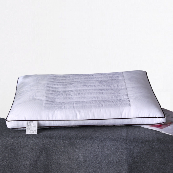 91家纺网 家纺一手货源 找家纺 全棉60S贡缎提花决明子木棉两用护颈羽丝绒枕芯定型硬枕头