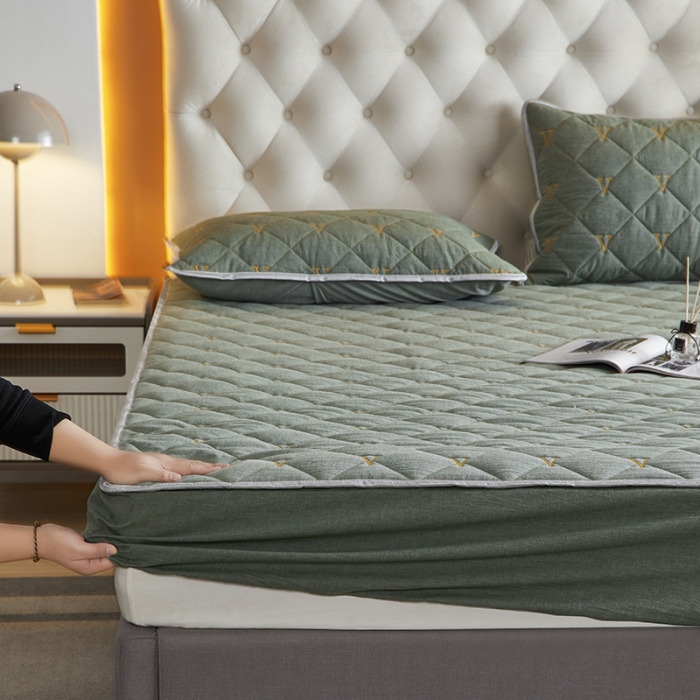 91家纺网 家纺一手货源 找家纺 久典 2022新款A类全棉色织水洗棉刺绣抗菌防螨夹棉床笠 深绿