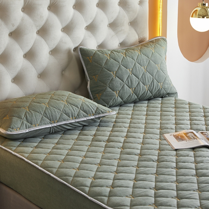 91家纺网 家纺一手货源 找家纺 久典 2022新款A类全棉色织水洗棉刺绣抗菌防螨夹棉床笠 深绿