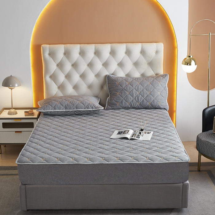 91家纺网 家纺一手货源 找家纺 久典 2022新款A类全棉色织水洗棉刺绣抗菌防螨夹棉床笠 浅灰