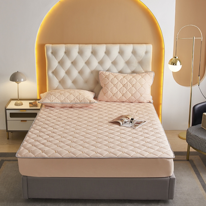 91家纺网 家纺一手货源 找家纺 久典 2022新款A类全棉色织水洗棉刺绣抗菌防螨夹棉床笠 浅粉