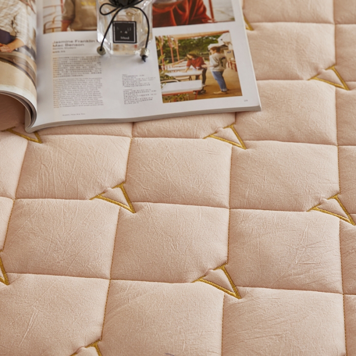 91家纺网 家纺一手货源 找家纺 久典 2022新款A类全棉色织水洗棉刺绣抗菌防螨夹棉床笠 浅粉