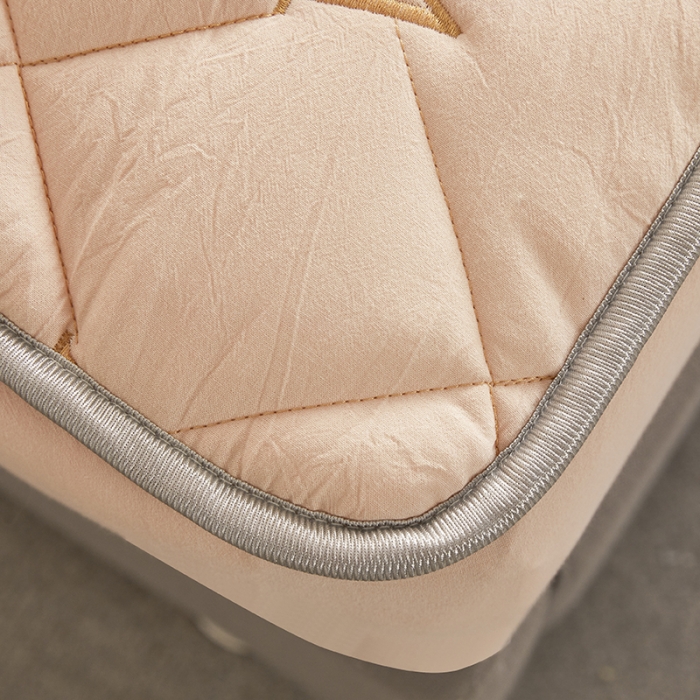 91家纺网 家纺一手货源 找家纺 久典 2022新款A类全棉色织水洗棉刺绣抗菌防螨夹棉床笠 浅粉