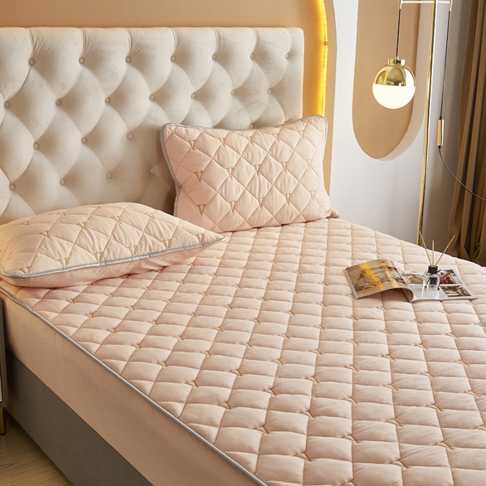 91家纺网 家纺一手货源 找家纺 久典 2022新款A类全棉色织水洗棉刺绣抗菌防螨夹棉床笠 浅粉