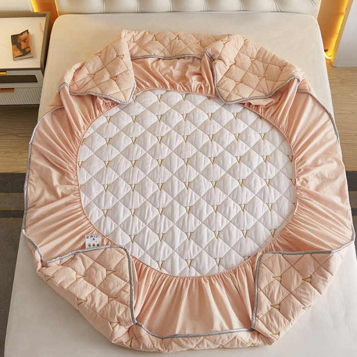 91家纺网 家纺一手货源 找家纺 久典 2022新款A类全棉色织水洗棉刺绣抗菌防螨夹棉床笠 浅粉