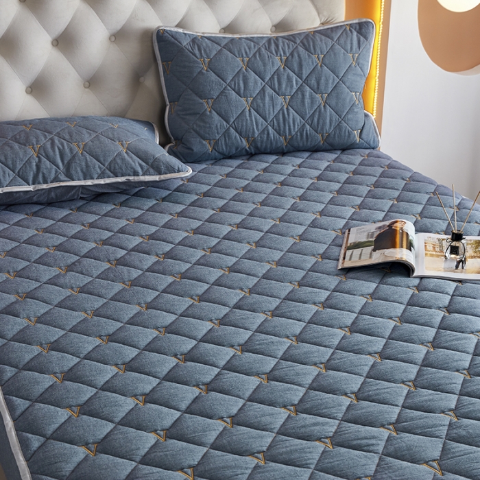 91家纺网 家纺一手货源 找家纺 久典 2022新款A类全棉色织水洗棉刺绣抗菌防螨夹棉床笠 牛仔蓝