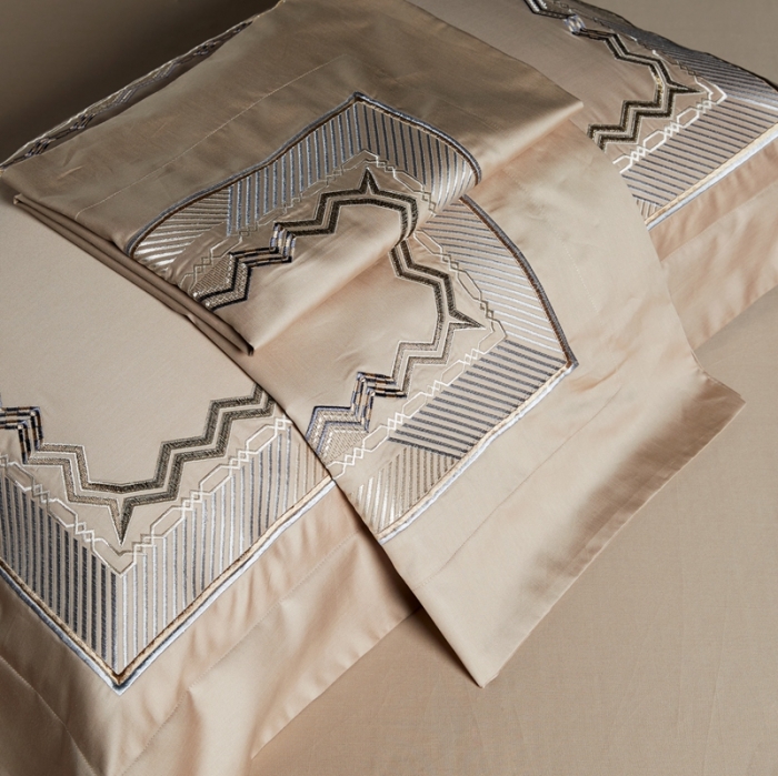 91家纺网 家纺一手货源 找家纺 缔缦家纺 2022新款100s澳棉刺绣系列四件套-恋曲 卡其