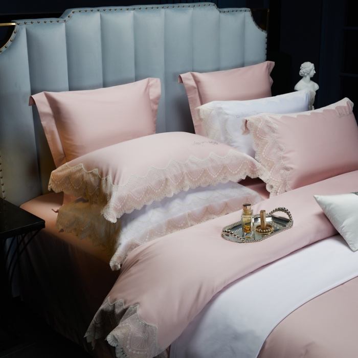 91家纺网 家纺一手货源 找家纺 缔缦家纺 2022新款100支长绒棉蕾丝系列四件套-慕斯 浅果粉