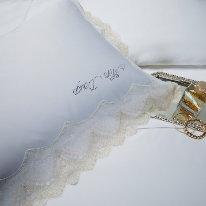 91家纺网 家纺一手货源 找家纺 缔缦家纺 2022新款100支长绒棉蕾丝系列四件套-慕斯 柔白