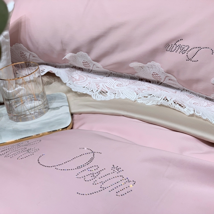 91家纺网 家纺一手货源 找家纺 缔缦家纺 2022新款100支长绒棉蕾丝系列四件套-莎桦 裸粉