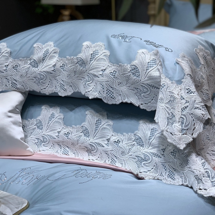 91家纺网 家纺一手货源 找家纺 缔缦家纺 2022新款100支长绒棉蕾丝系列四件套-莎桦 雾霾蓝