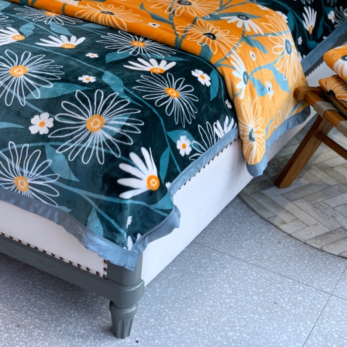 91家纺网 家纺一手货源 找家纺 缔缦家纺 2022新型AB版复合毛毯 小雏菊