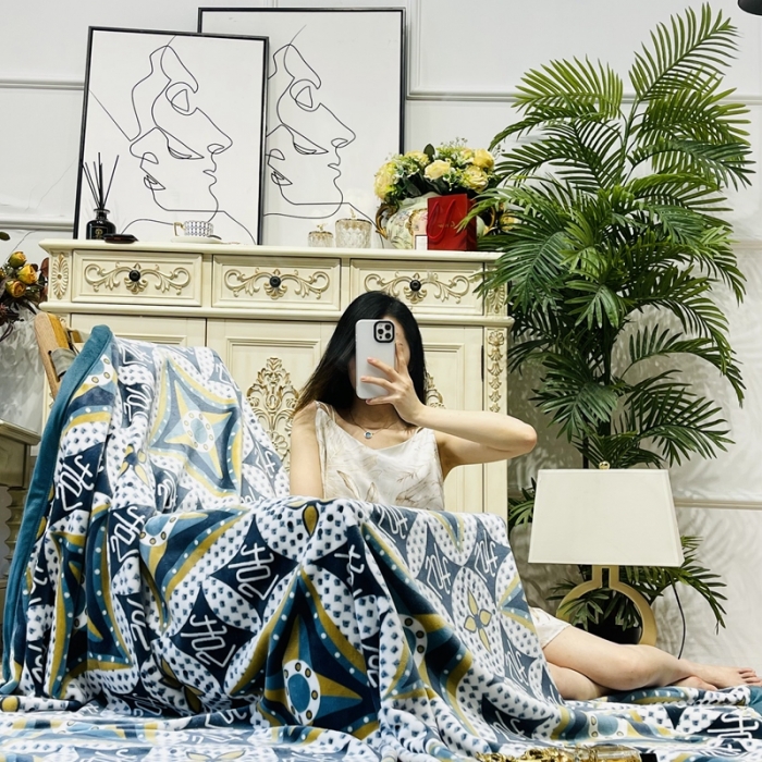 91家纺网 家纺一手货源 找家纺 缔缦家纺 2022新型AB版复合毛毯 格纳