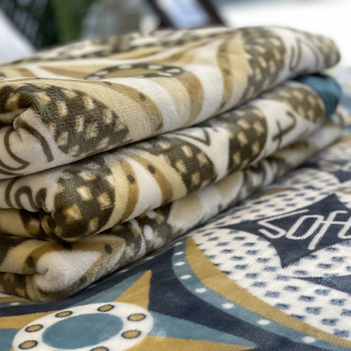 91家纺网 家纺一手货源 找家纺 缔缦家纺 2022新型AB版复合毛毯 格纳