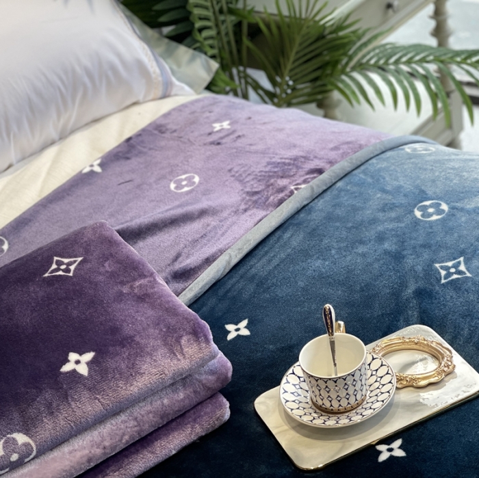 91家纺网 家纺一手货源 找家纺 缔缦家纺 2022新型AB版复合毛毯 海利特