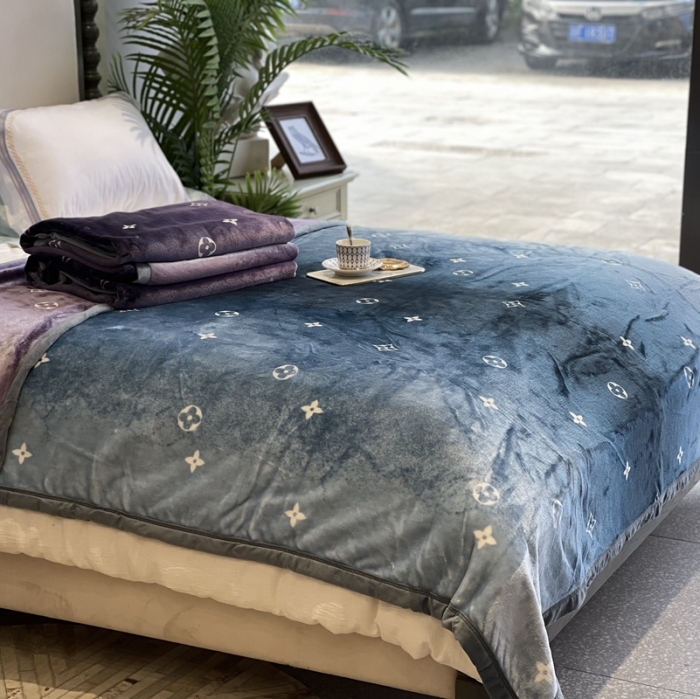 91家纺网 家纺一手货源 找家纺 缔缦家纺 2022新型AB版复合毛毯 海利特