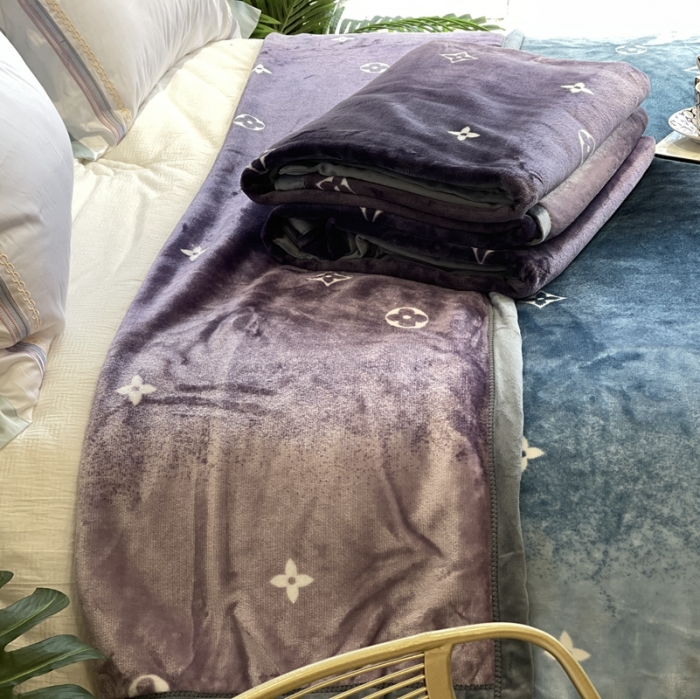 91家纺网 家纺一手货源 找家纺 缔缦家纺 2022新型AB版复合毛毯 海利特