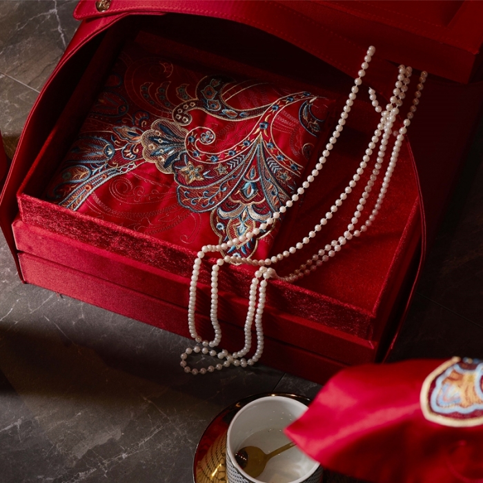 91家纺网 家纺一手货源 找家纺 缔缦 2022新款60s长绒棉婚庆四件套 织云绣霞