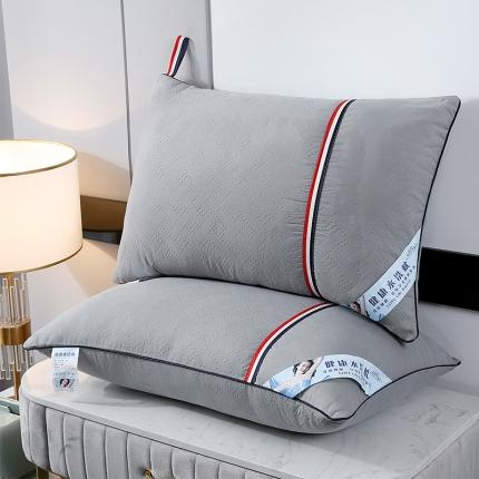 91家纺网 家纺一手货源 找家纺 (总）梦叶草2022新款枕芯三色织带压花款枕头48*74cm