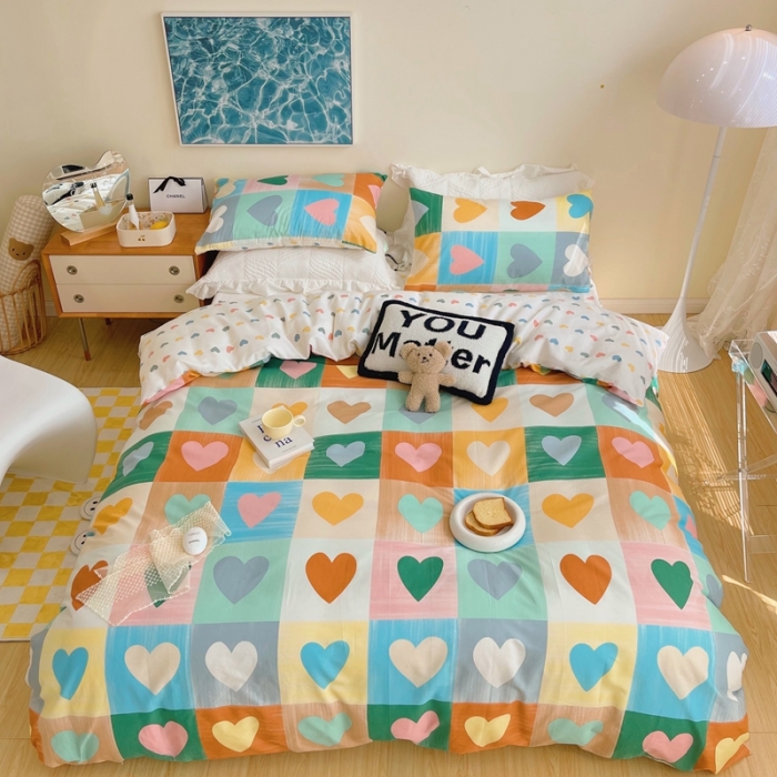 91家纺网 家纺一手货源 找家纺 顾里 2022新款13372全棉四件套-卡通 彩格爱心