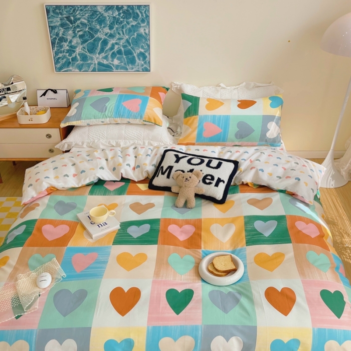 91家纺网 家纺一手货源 找家纺 顾里 2022新款13372全棉四件套-卡通 彩格爱心