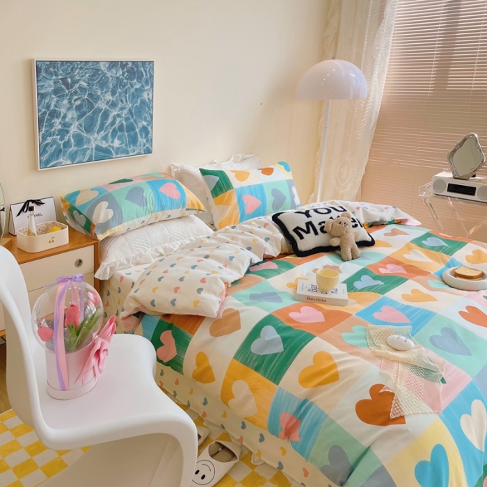 91家纺网 家纺一手货源 找家纺 顾里 2022新款13372全棉四件套-卡通 彩格爱心