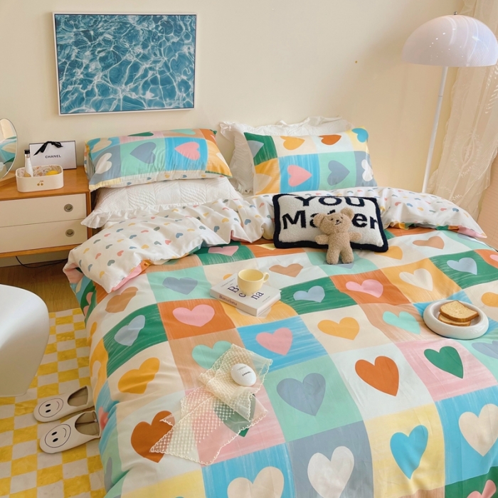 91家纺网 家纺一手货源 找家纺 顾里 2022新款13372全棉四件套-卡通 彩格爱心