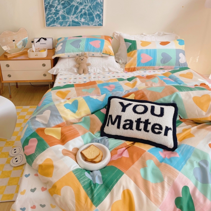 91家纺网 家纺一手货源 找家纺 顾里 2022新款13372全棉四件套-卡通 彩格爱心