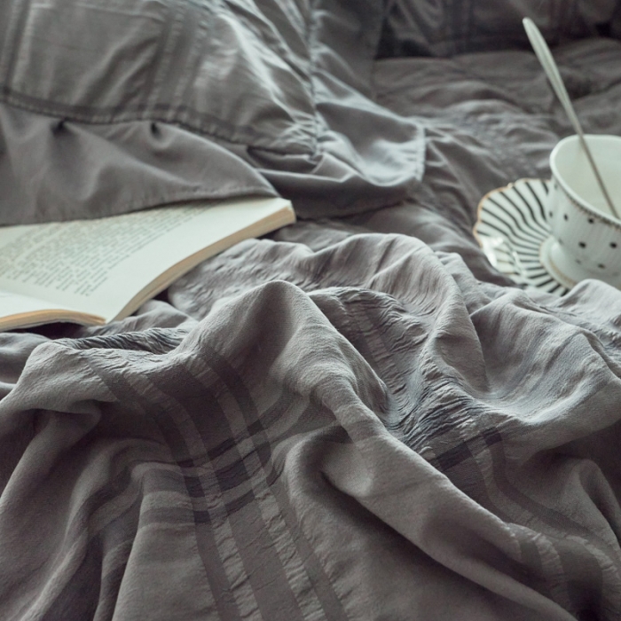 91家纺网 家纺一手货源 找家纺 ab家纺 2023新款泡泡纱水洗棉四件套 泡泡纱高级灰