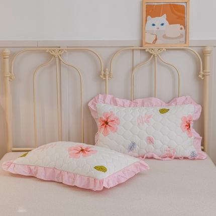 91家纺网 家纺一手货源 找家纺 （总）爱妮玖玖2022新款12868全棉印花夹棉花边枕套一对