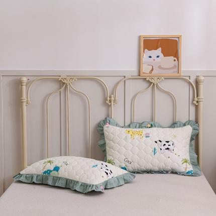 91家纺网 家纺一手货源 找家纺 （总）爱妮玖玖2022新款12868全棉印花夹棉花边枕套一对