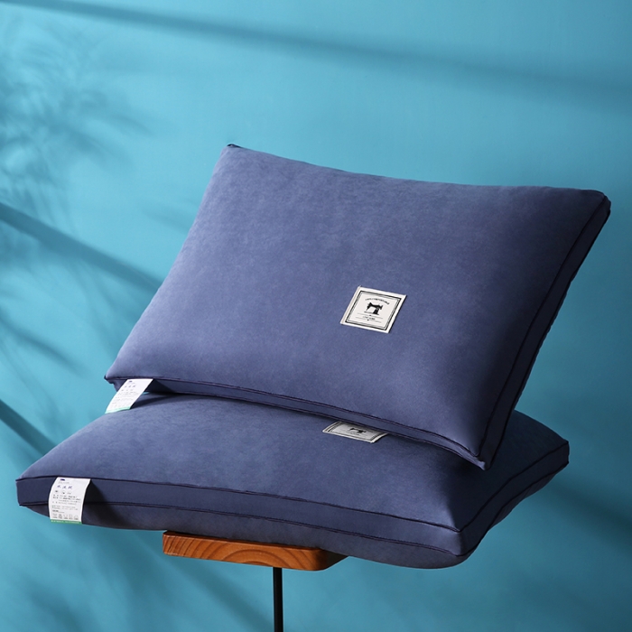 91家纺网 家纺一手货源 找家纺 贤内助 2024新款鹿皮绒水洗定型枕枕头48*74 深海蓝