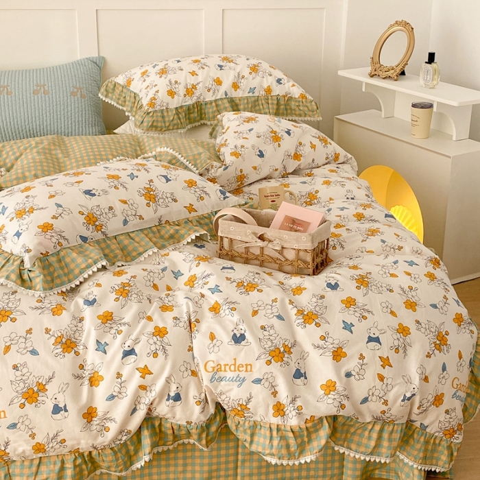 91家纺网 家纺一手货源 找家纺 昔可家纺 2022新款全棉格子花边款四件套 花园兔白