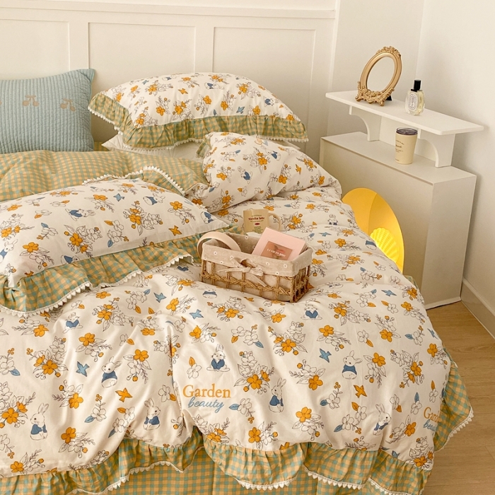 91家纺网 家纺一手货源 找家纺 昔可家纺 2022新款全棉格子花边款四件套 花园兔白